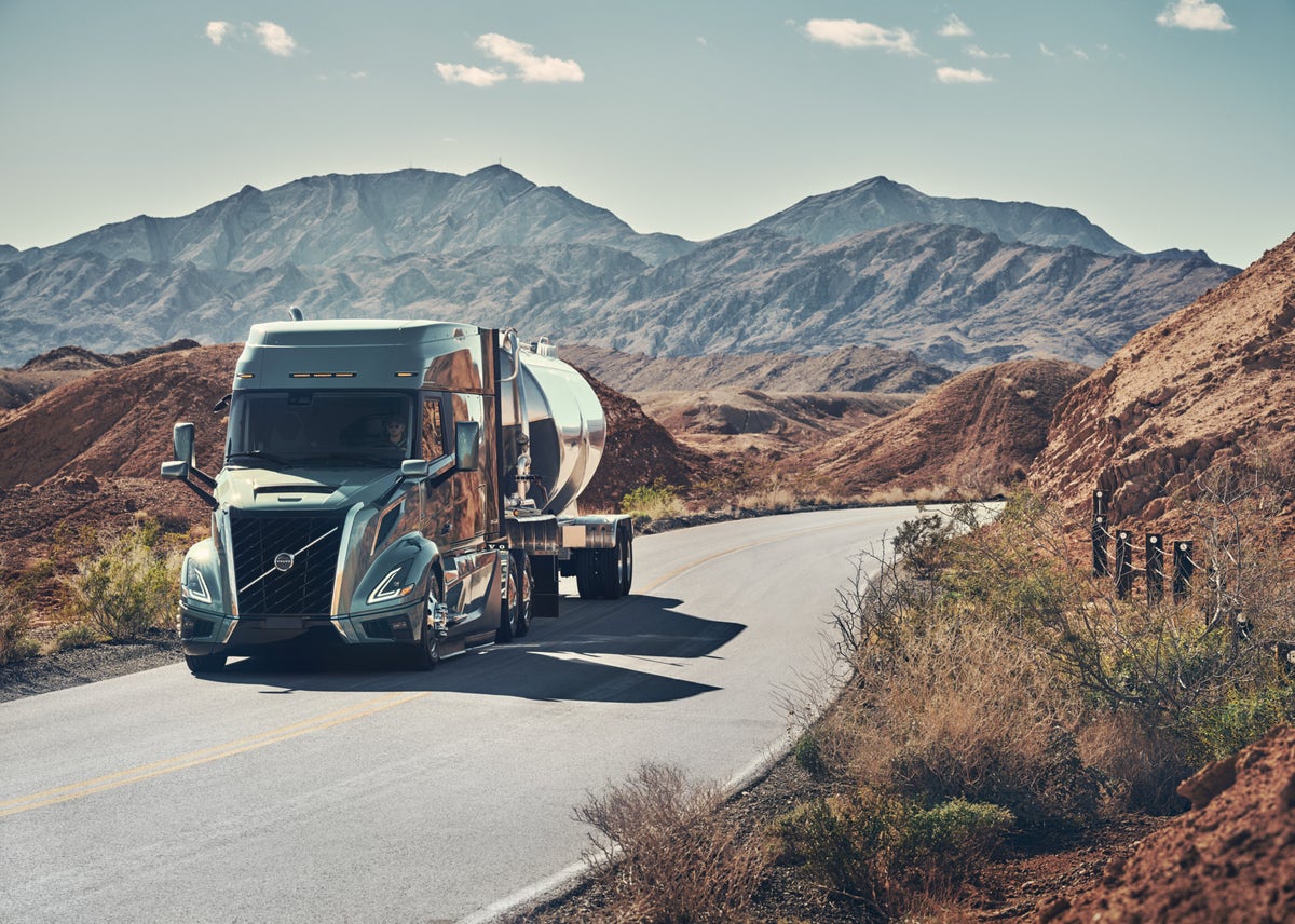 Business Focus Volvo Trucks North America Unveils New HeavyDuty Truck