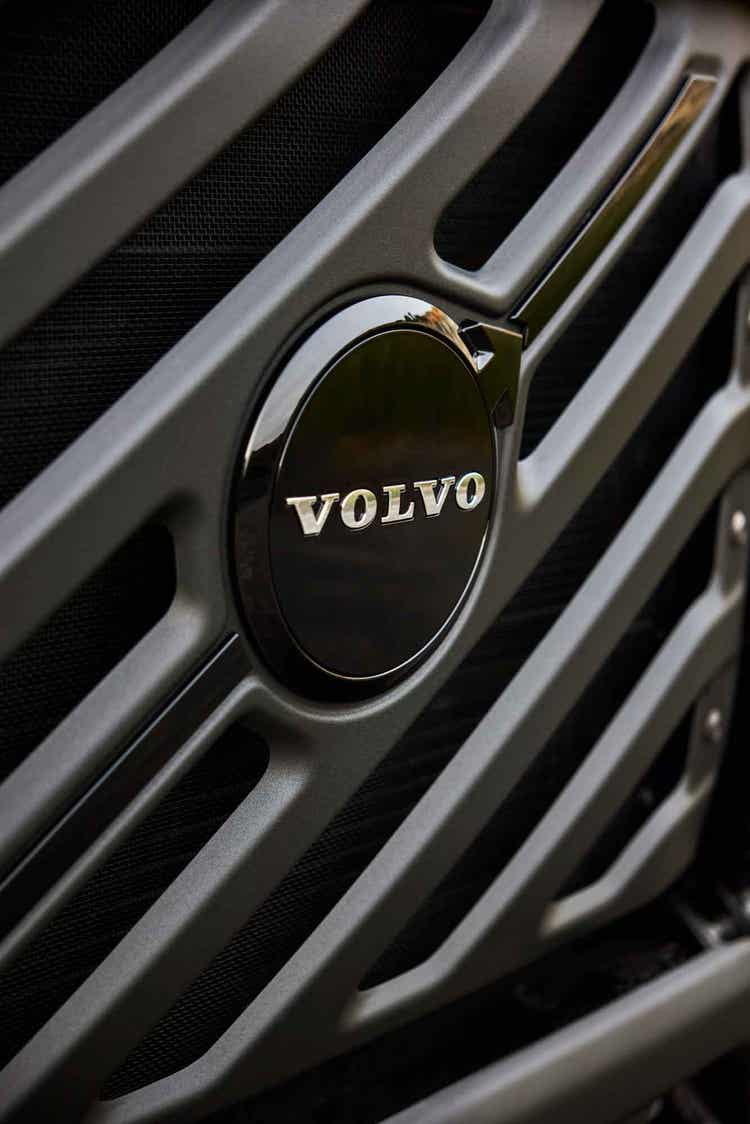 Close up view of the Volvo symbol seen on the grille.