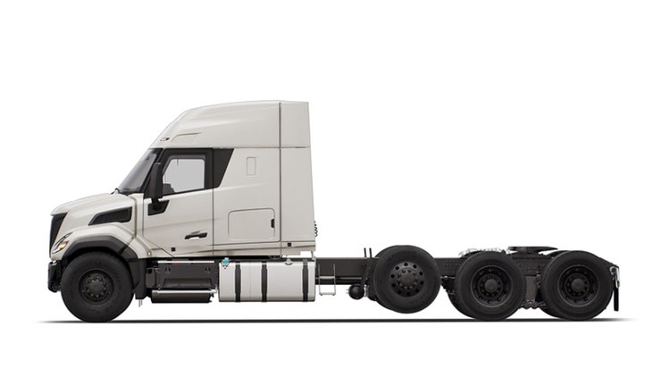 Side view of the Volvo VNX 440